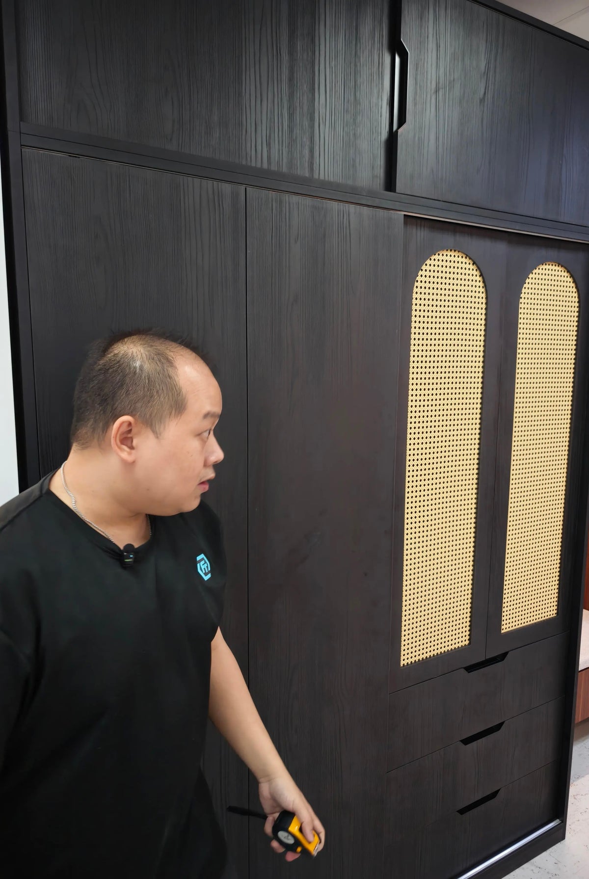 Modern Rattan Wardrobe With Drawers — detail view 02